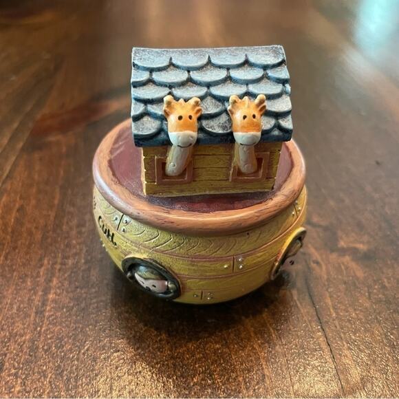 ⭐️ Noah's Ark Hand Painted Keepsake Box Set with My First Tooth My First Curl - Picture 2 of 9